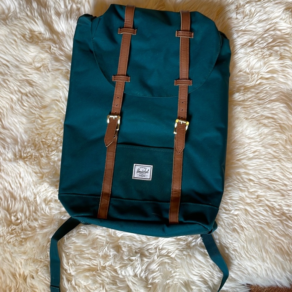 NWOT Herschel Retreat Backpack & Organizer